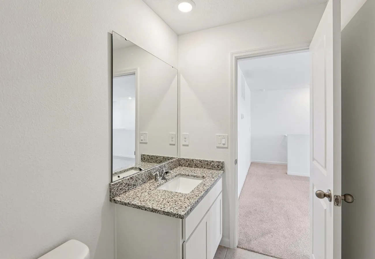 Starlight Homes The Ellis Bath