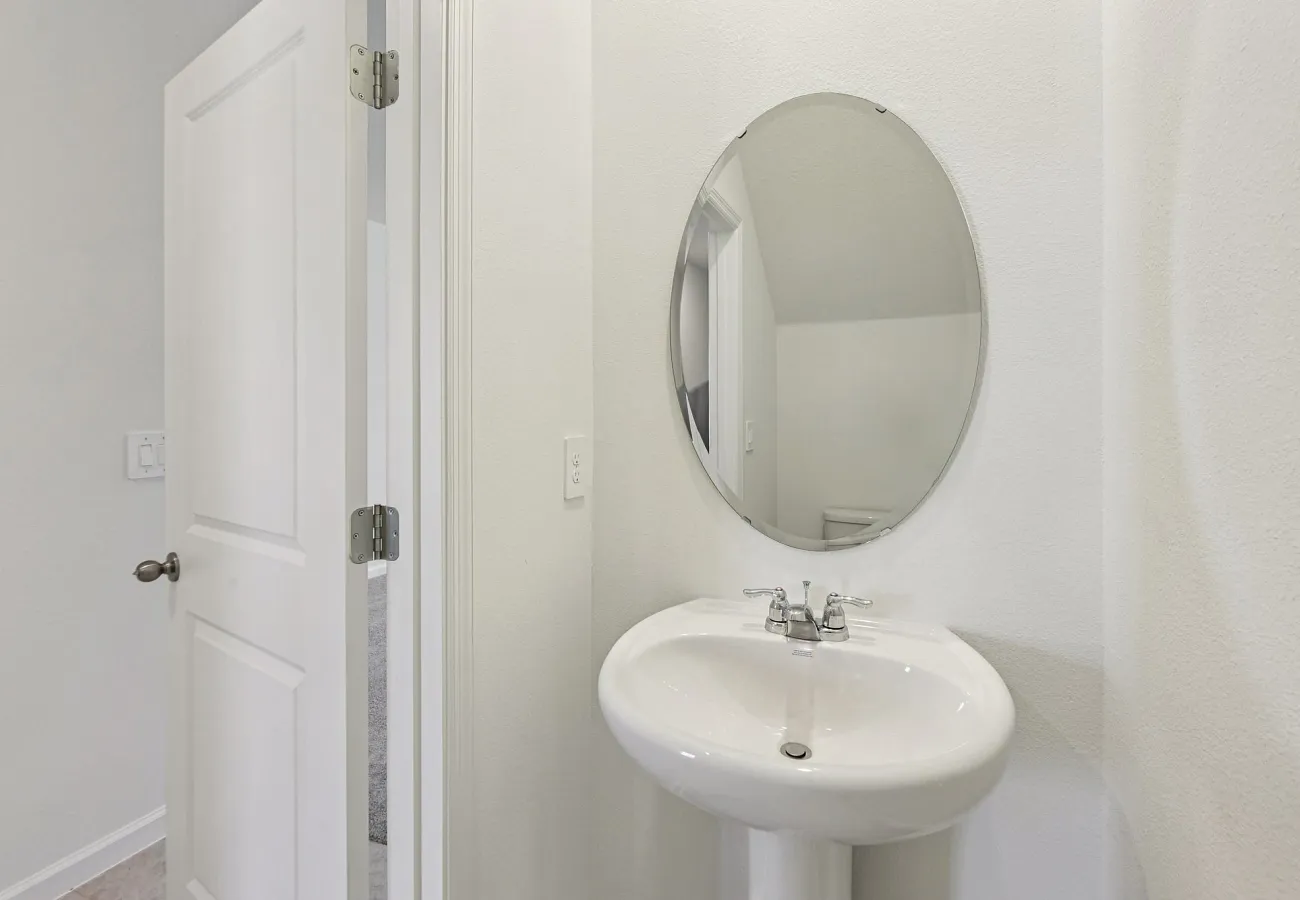 Starlight Homes The Ellis Powder Bath