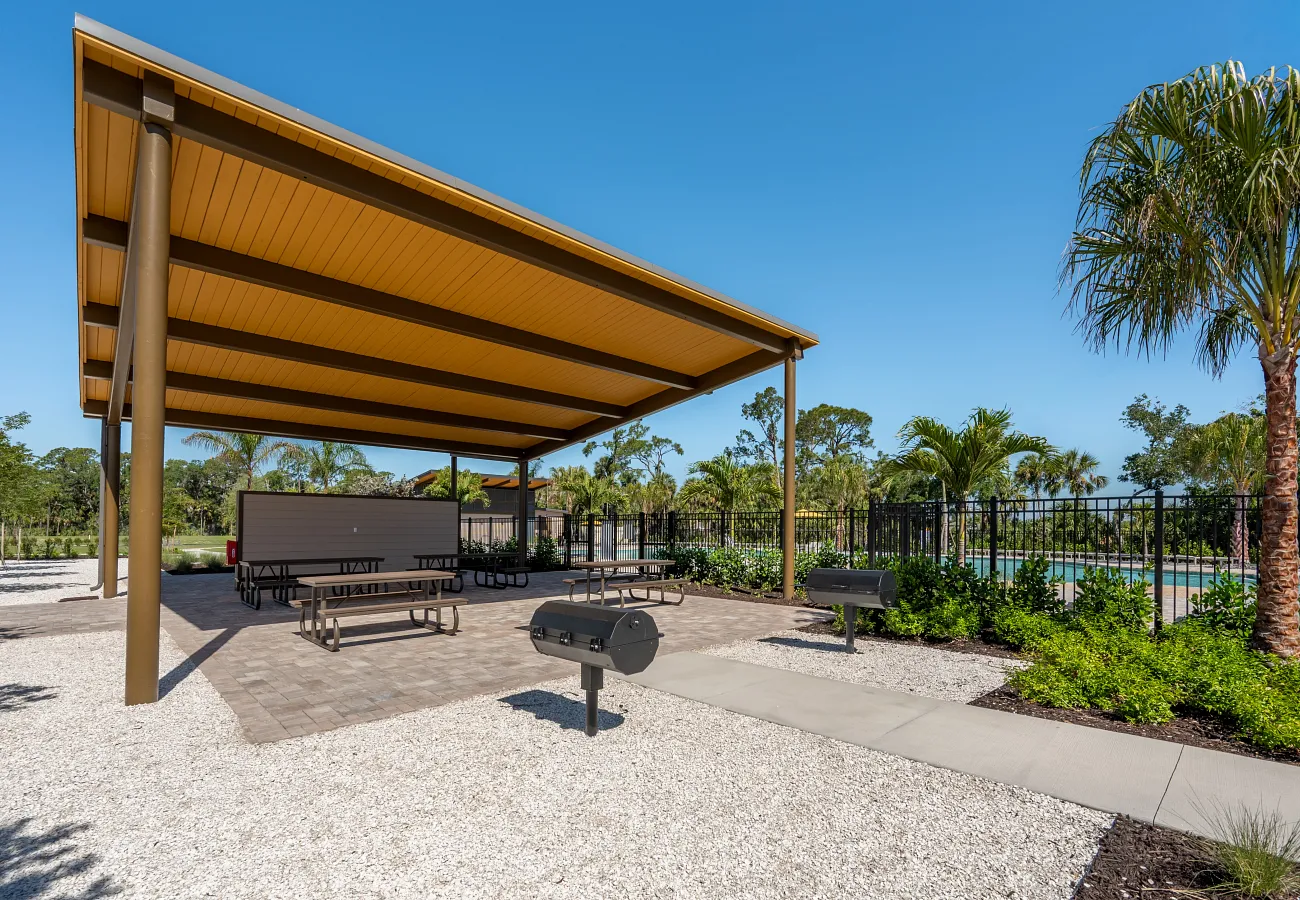 Oakfield Lakes Grilling Station