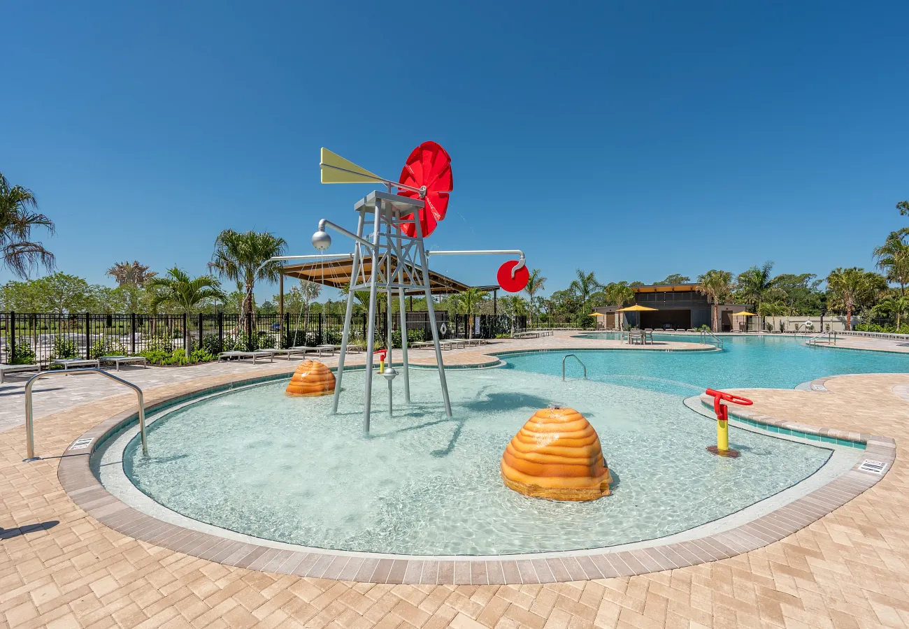 Oakfield Lakes Pool & Splash Pad