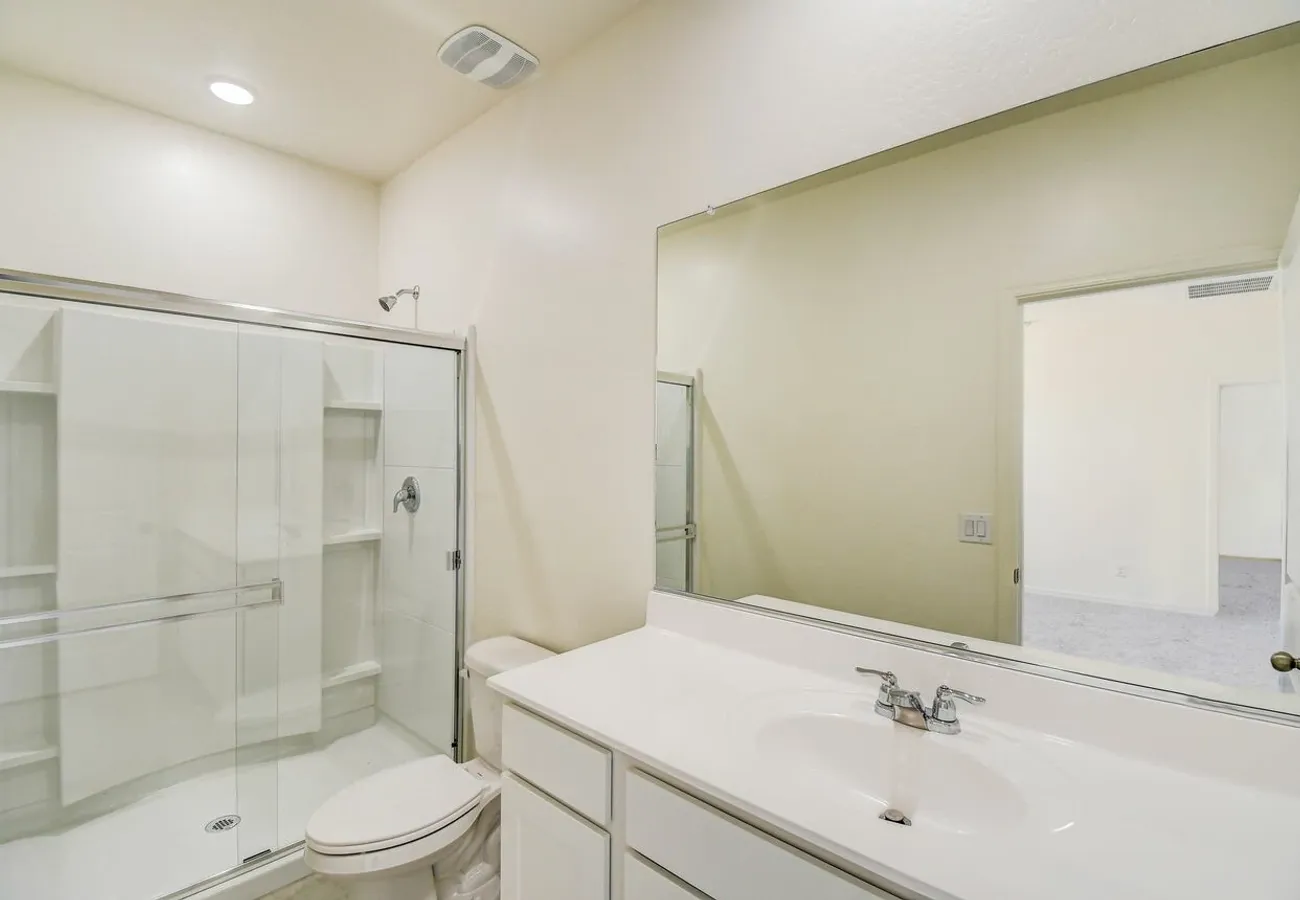 The Sterling Primary Bath